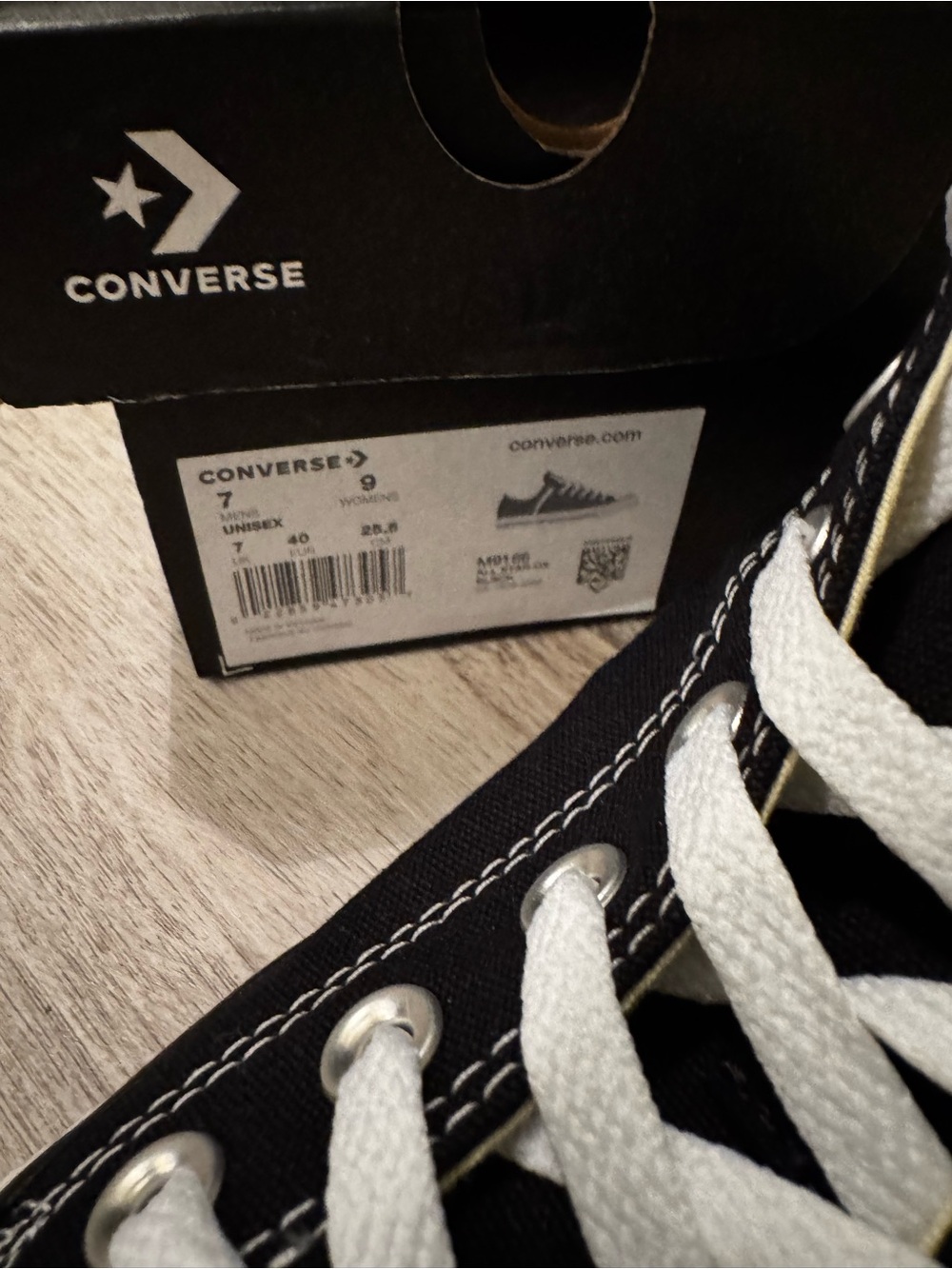 Converse Black & White Low Top Sneakers Chuck Taylor size 9wns 7mens - Picture 3 of 7